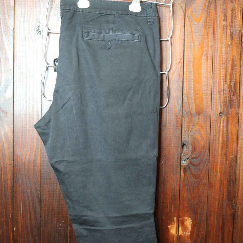 American Eagle trouser
